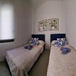 Modern And Cosy Close To The Апартаменти *