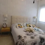 Modern And Cosy Close To The Апартаменти