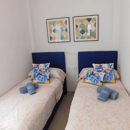Апартаменти Modern And Cosy Close To The Торрев'єха