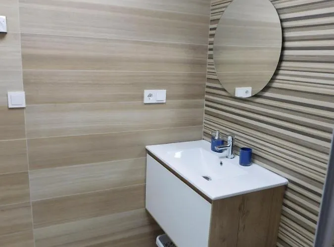 Modern And Cosy Close To The Apartman *