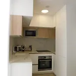 Апартаменты Modern And Cosy Close To The Торевьиа