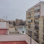Апартаменты Modern And Cosy Close To The