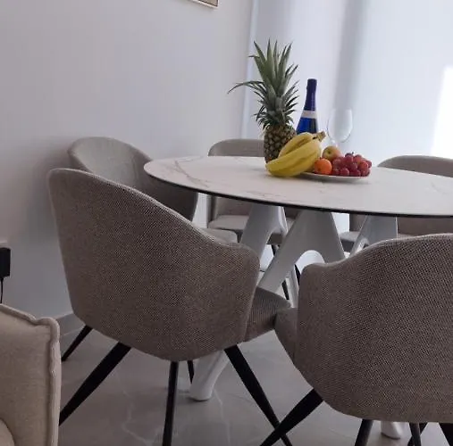 Modern And Cosy Close To The *